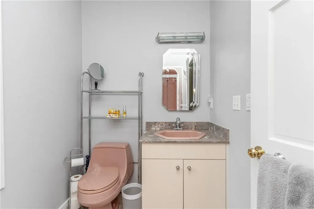 70 Wingate Road Providence RI 02906