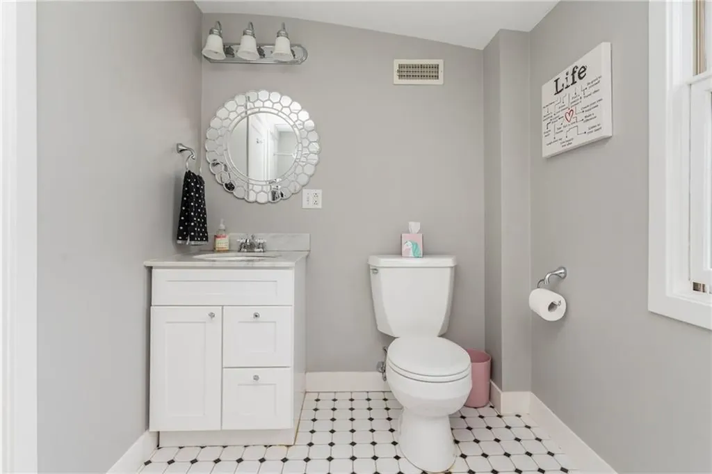 70 Wingate Road Providence RI 02906