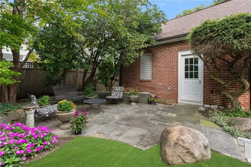 70 Wingate Road Providence RI 02906