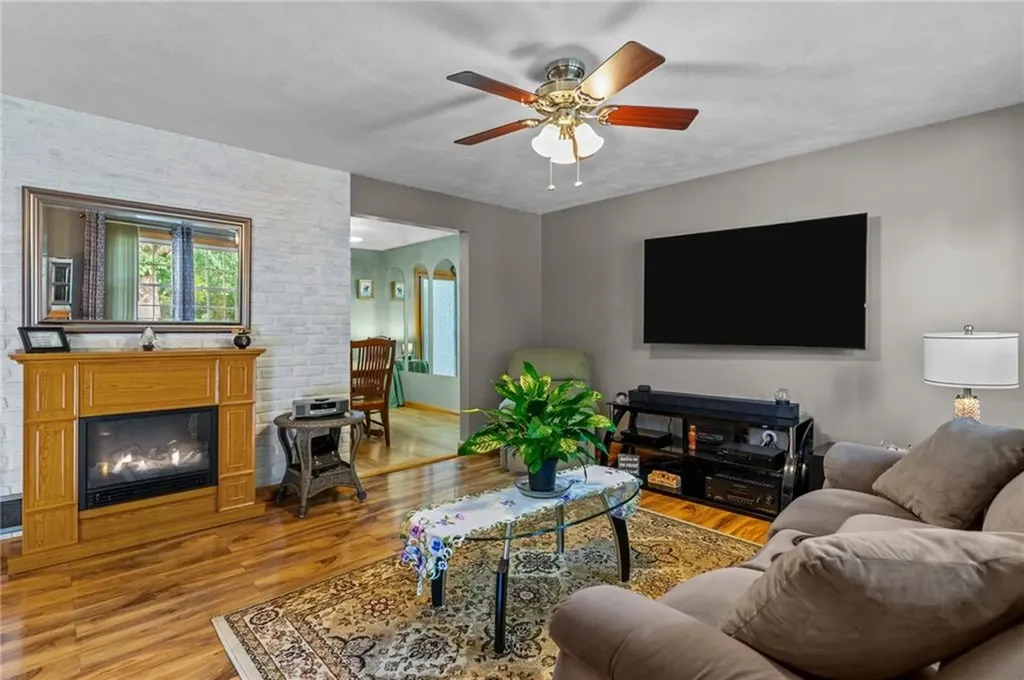 9 Lawnwood Road Coventry RI 02816