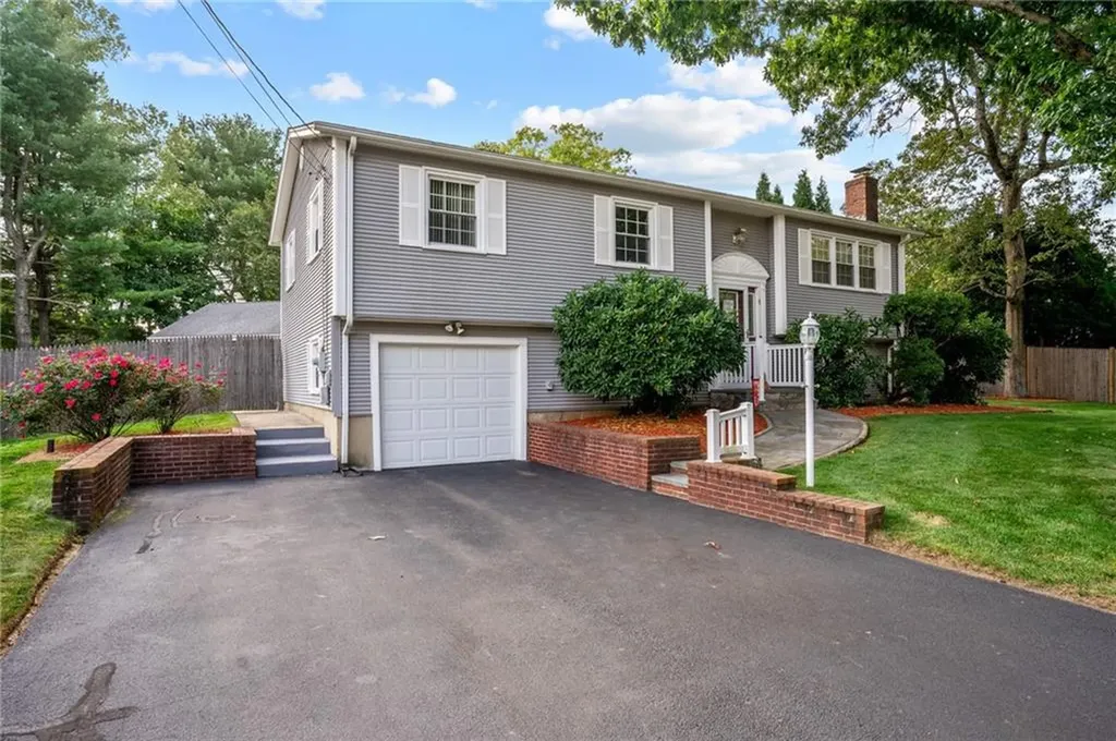 9 Lawnwood Road Coventry RI 02816