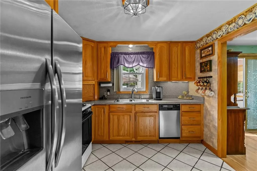 9 Lawnwood Road Coventry RI 02816