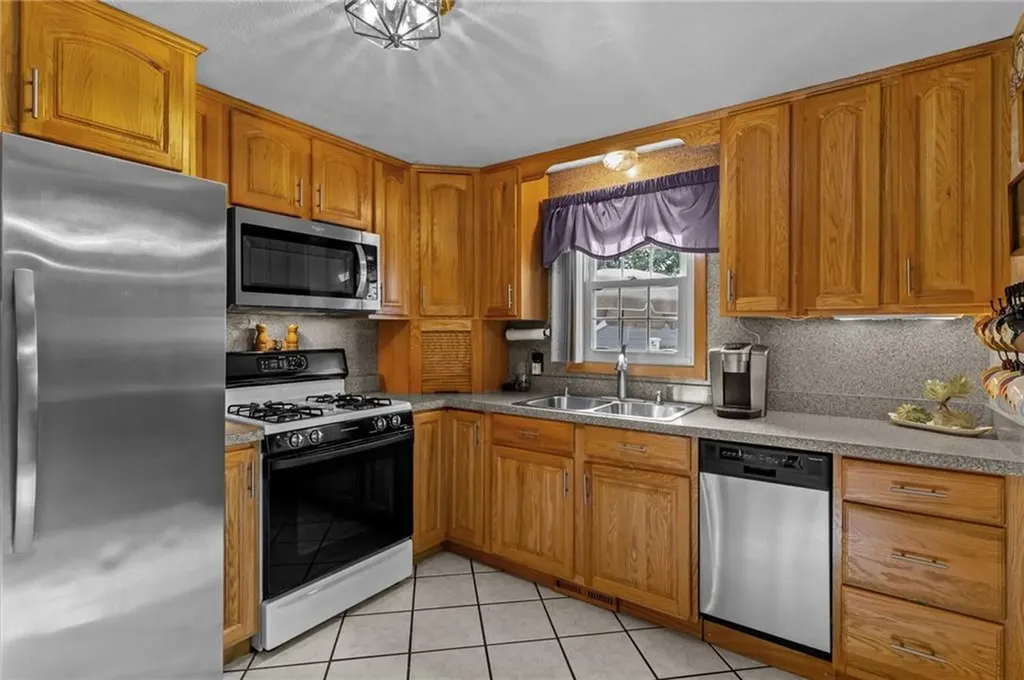9 Lawnwood Road Coventry RI 02816