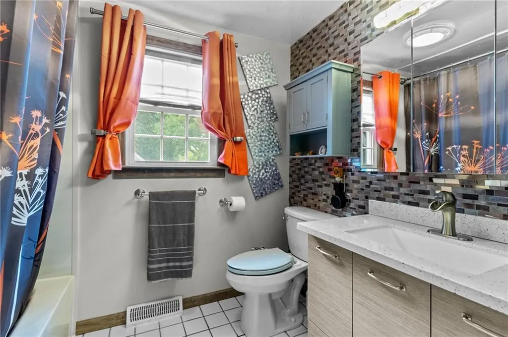 9 Lawnwood Road Coventry RI 02816