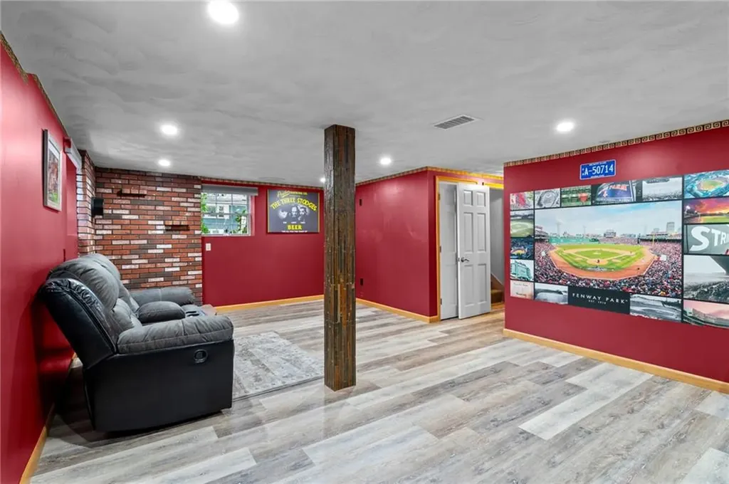 9 Lawnwood Road Coventry RI 02816