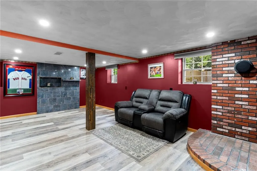 9 Lawnwood Road Coventry RI 02816