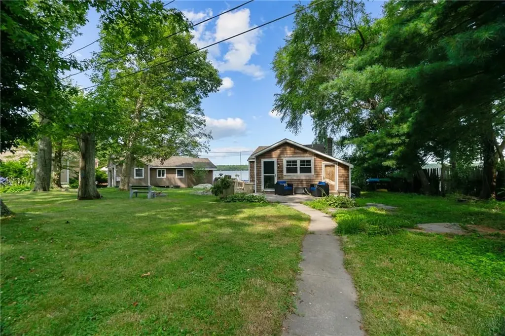 106 108 Forand Lane Tiverton RI 02878