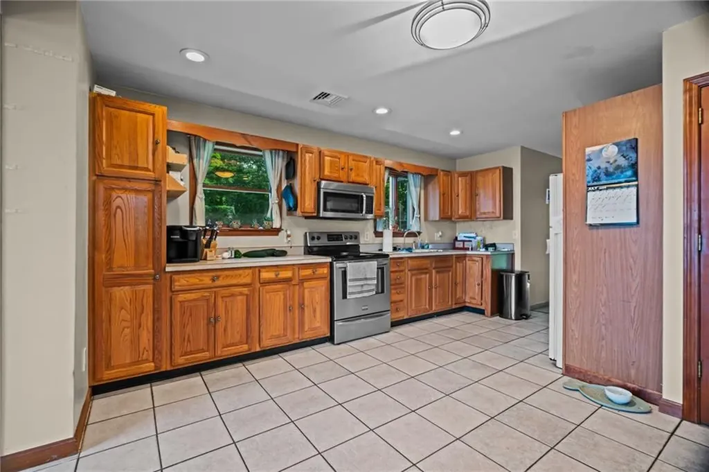 106 108 Forand Lane Tiverton RI 02878