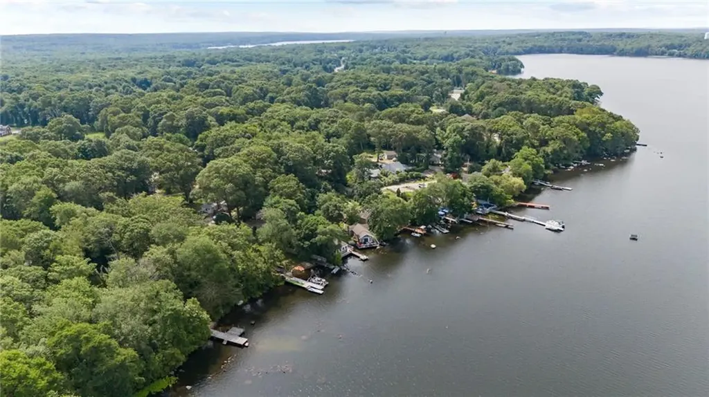 106 108 Forand Lane Tiverton RI 02878