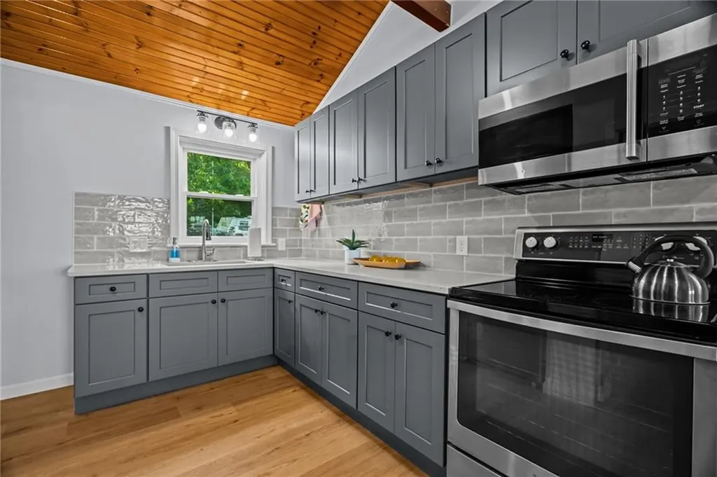 106 108 Forand Lane Tiverton RI 02878