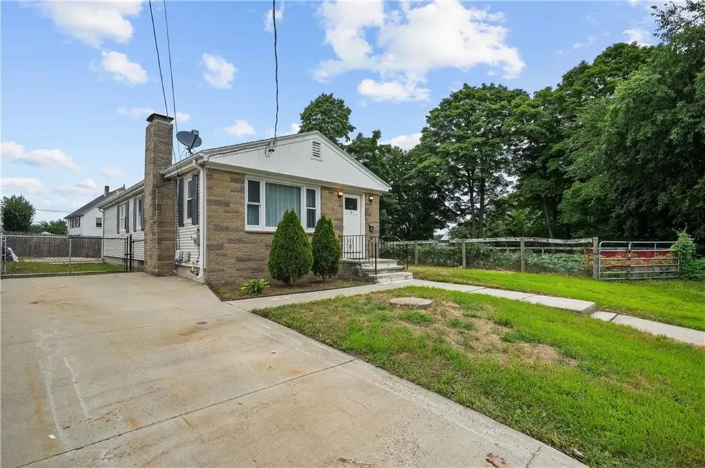6 Blaine Street Johnston RI 02919