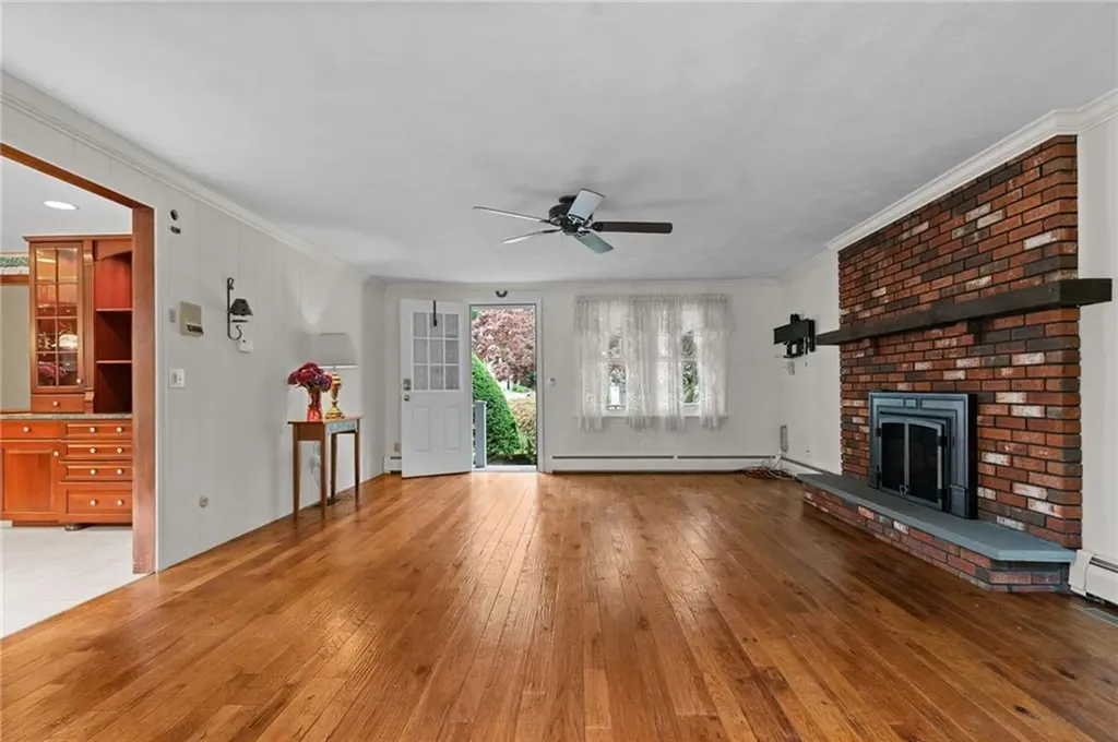 4 Plum Tree Lane Coventry RI 02816
