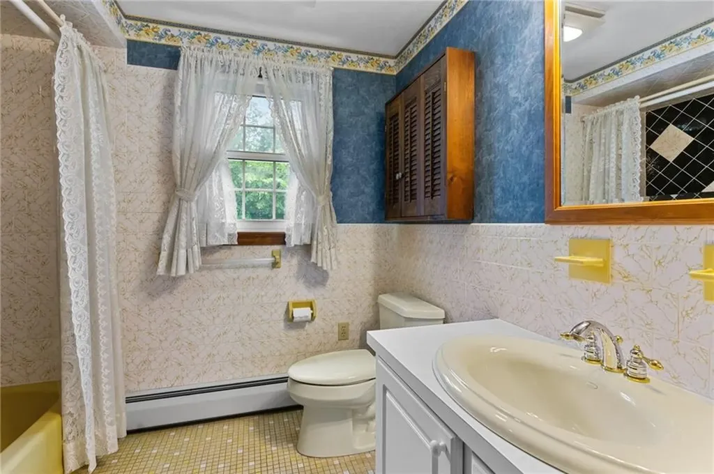 4 Plum Tree Lane Coventry RI 02816