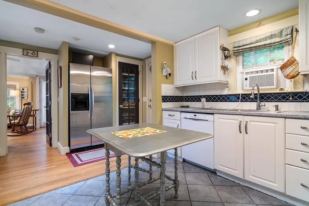 78 Westfield Road Warwick RI 02888