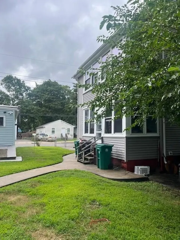 124 Providence Street Woonsocket RI 02895
