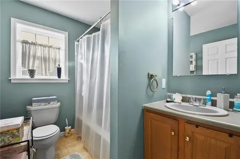 101 Lark Lane Tiverton RI 02878