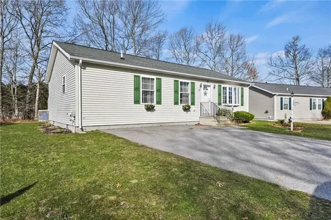 101 Lark Lane Tiverton RI 02878
