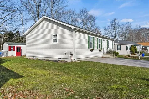 101 Lark Lane Tiverton RI 02878