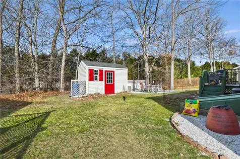 101 Lark Lane Tiverton RI 02878