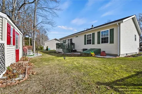 101 Lark Lane Tiverton RI 02878