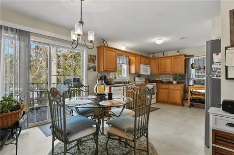 101 Lark Lane Tiverton RI 02878