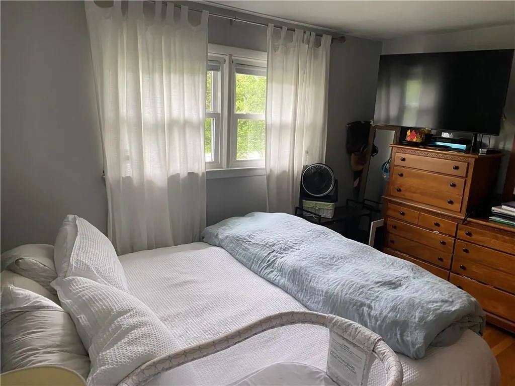 906 Mitchells Lane Middletown RI 02842