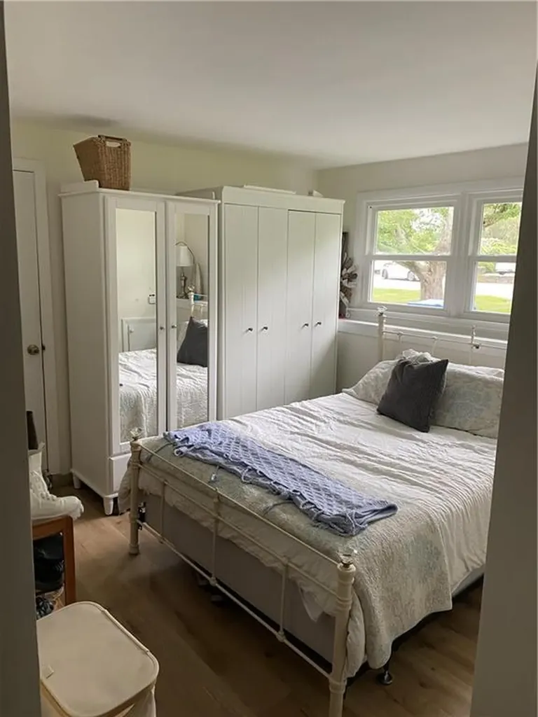 906 Mitchells Lane Middletown RI 02842