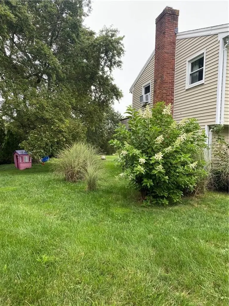 906 Mitchells Lane Middletown RI 02842