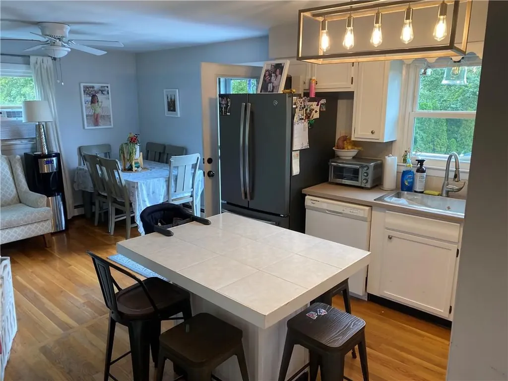 906 Mitchells Lane Middletown RI 02842