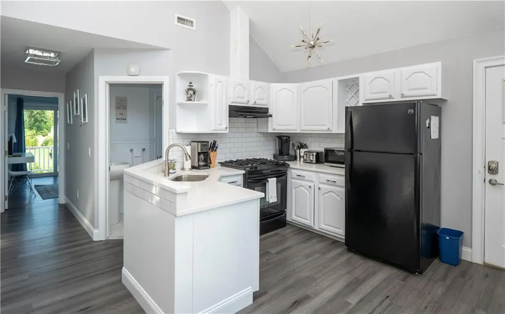 90 Wolcott Avenue Middletown RI 02842