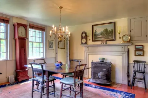 98 Locust Avenue Portsmouth RI 02871