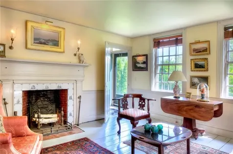 98 Locust Avenue Portsmouth RI 02871