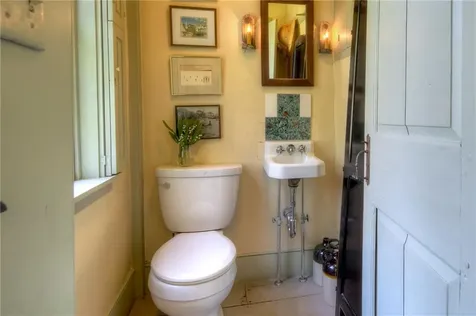 98 Locust Avenue Portsmouth RI 02871