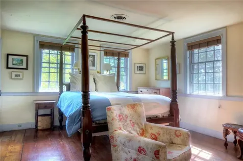 98 Locust Avenue Portsmouth RI 02871