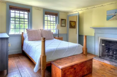 98 Locust Avenue Portsmouth RI 02871