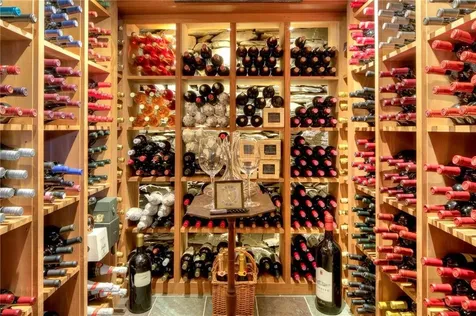 98 Locust Avenue Portsmouth RI 02871