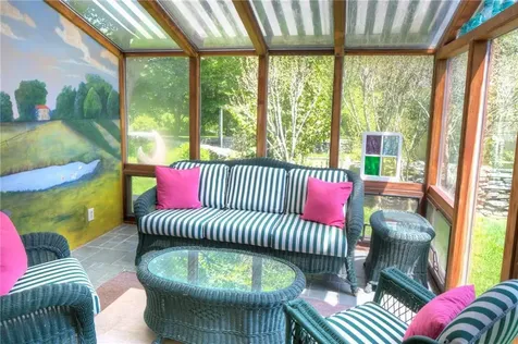 98 Locust Avenue Portsmouth RI 02871