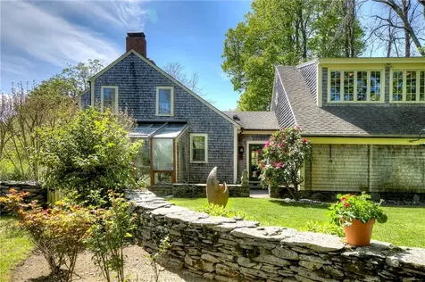 98 Locust Avenue Portsmouth RI 02871