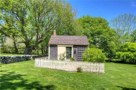 98 Locust Avenue Portsmouth RI 02871