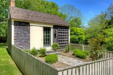 98 Locust Avenue Portsmouth RI 02871