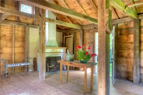 98 Locust Avenue Portsmouth RI 02871