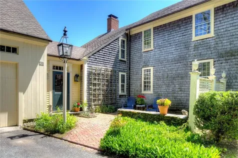 98 Locust Avenue Portsmouth RI 02871