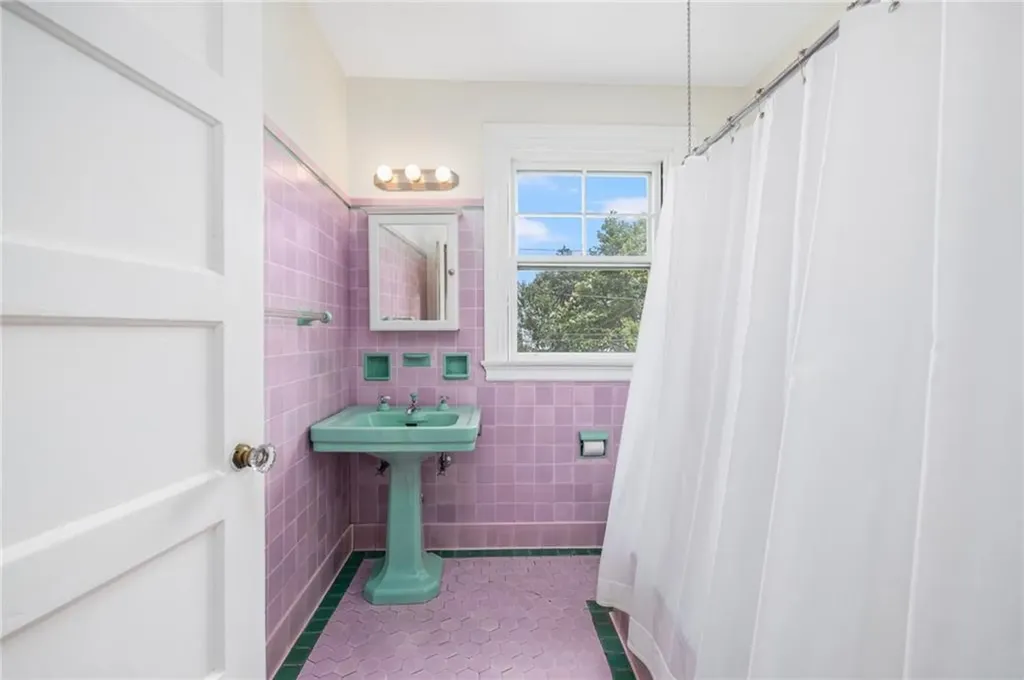 71 Irving Avenue Providence RI 02906