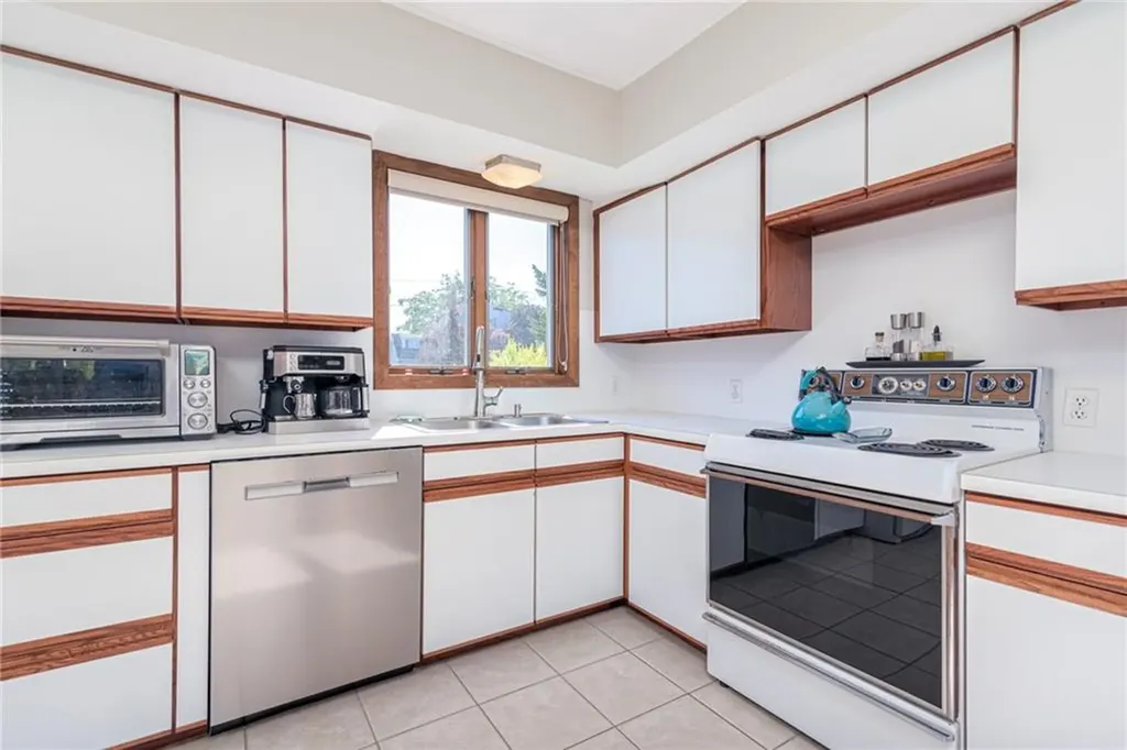 26 Clifford Drive Westerly RI 02891