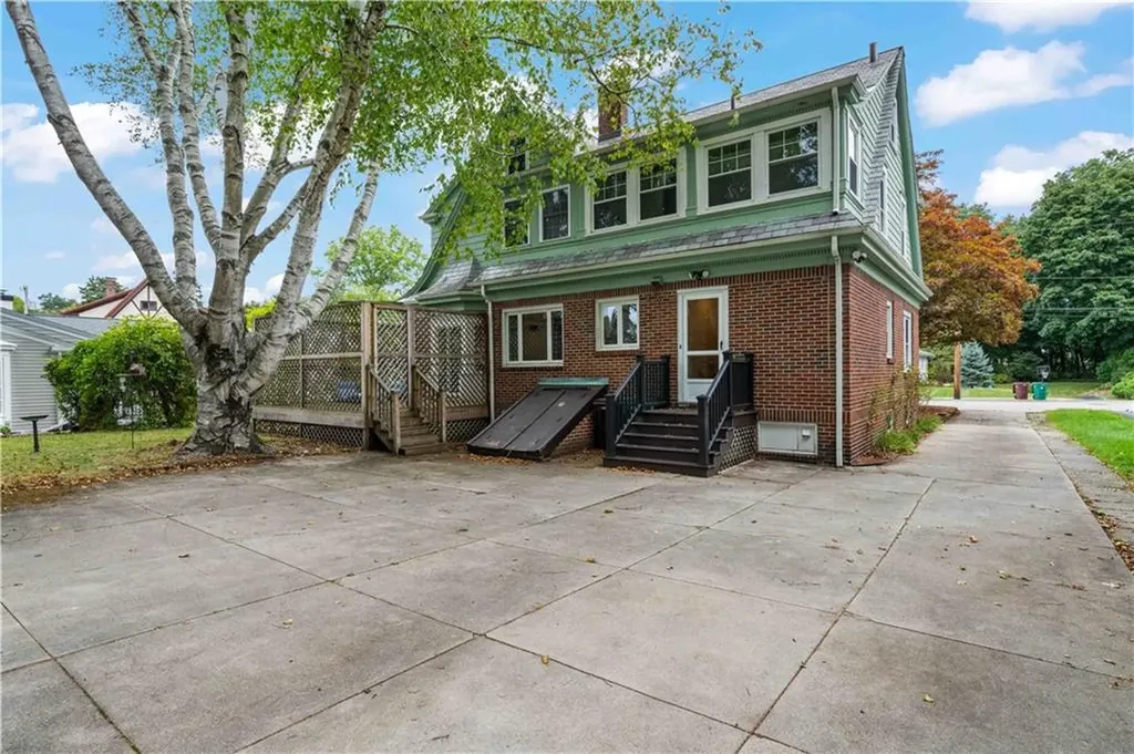 503 Woodland Road Woonsocket RI 02895