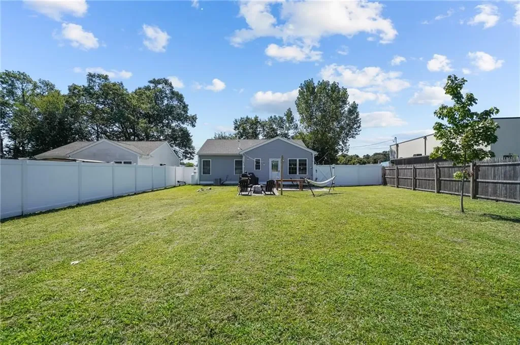 21 Otis Street Warwick RI 02889