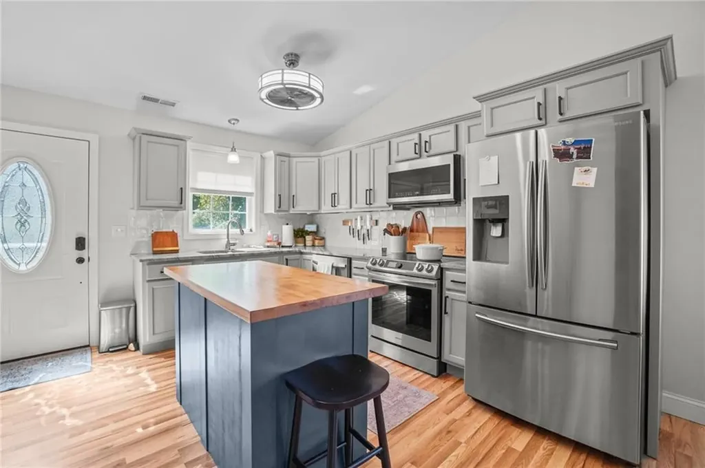 21 Otis Street Warwick RI 02889