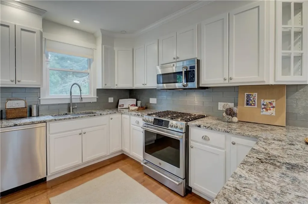 11 Richard Street Barrington RI 02806