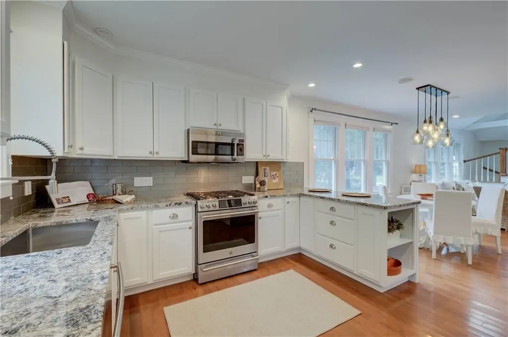 11 Richard Street Barrington RI 02806