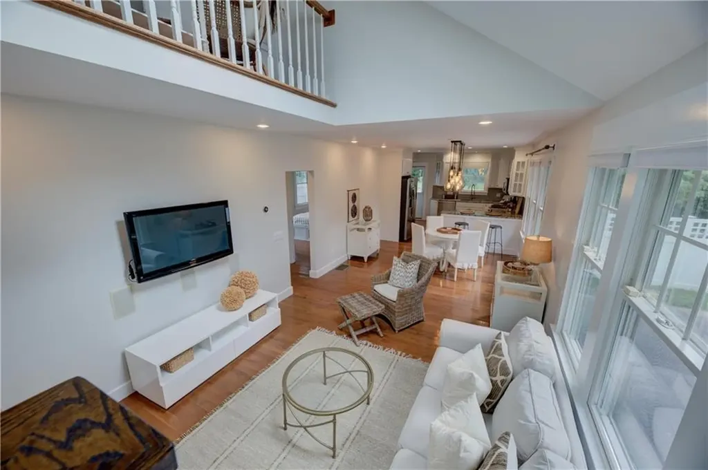 11 Richard Street Barrington RI 02806